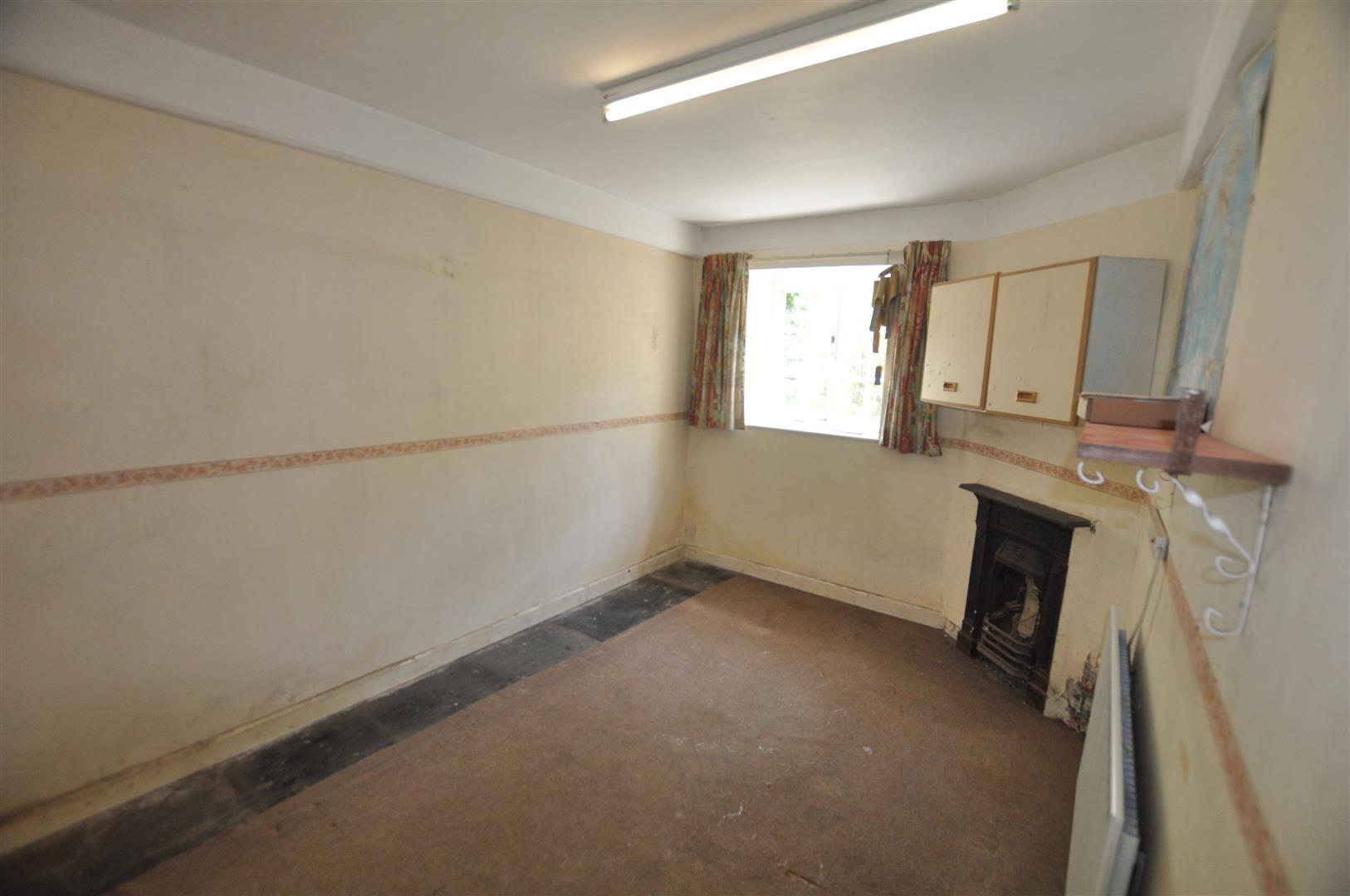 Segrwyd Isa Cottage Lawnt, Denbigh Clough & Co